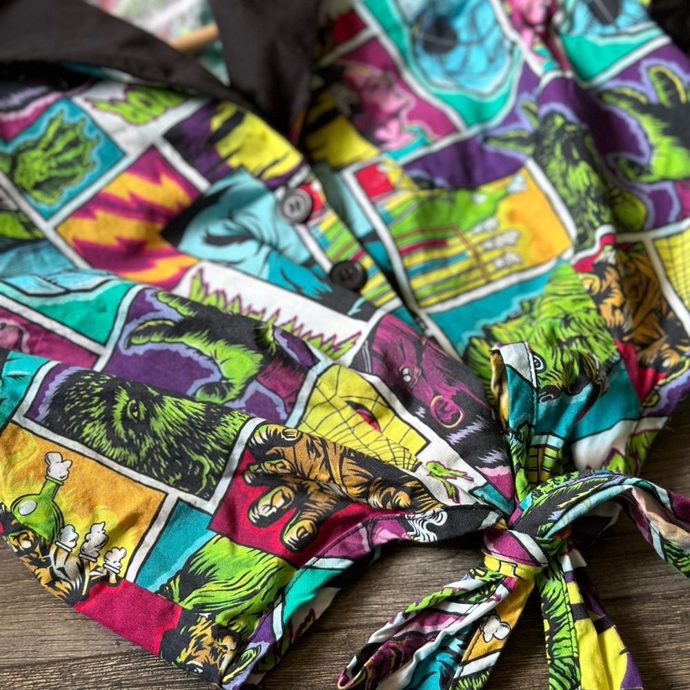 Universal Studios Monster Top - image 3